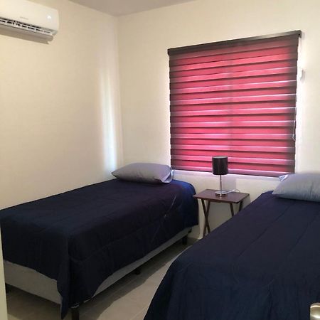 Apartamento Familiar Con Alberca En Плая дел Кармен Екстериор снимка